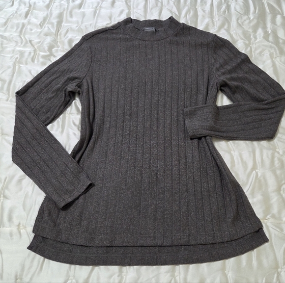Matty M Ribbed Sweater. - Picture 6 of 6